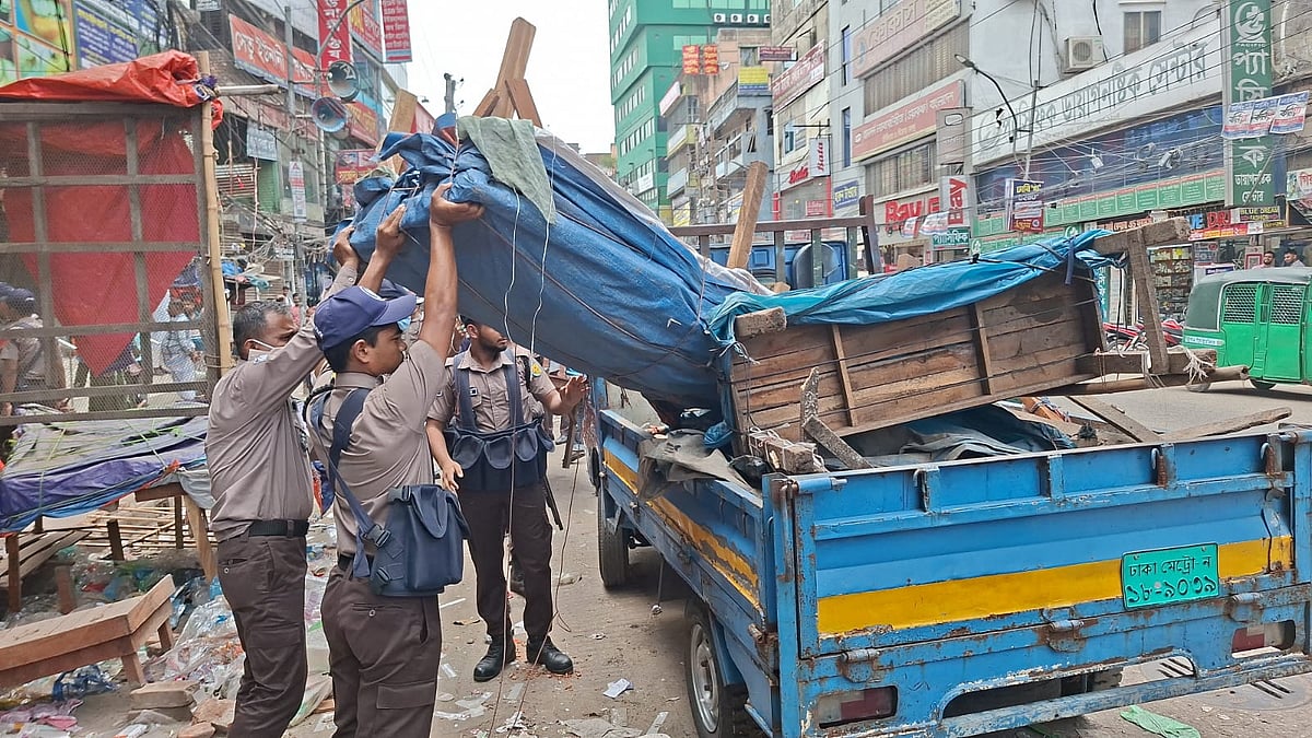 ‘দুই দিন পরে হোক, তিন দিন
পরে হোক, এরা ঠিকই বইব’