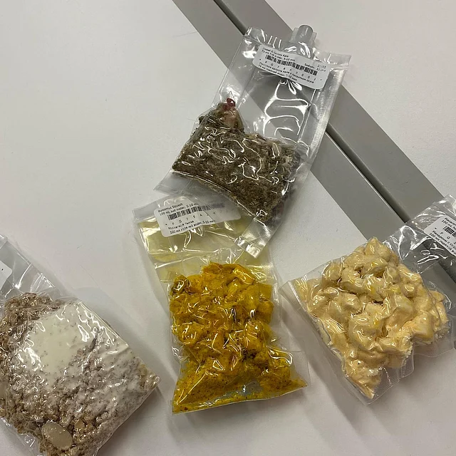 নানা পদের সুস্বাদু খাবার থাকছে এখানে। যেমন বিফ বা ম্যাকরনি চিজ 