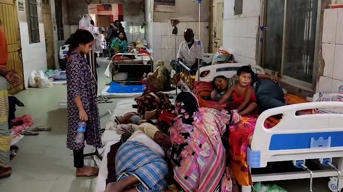 শিশু ওয়ার্ডে শয্যাসংকট, থাকতে হচ্ছে করিডরে