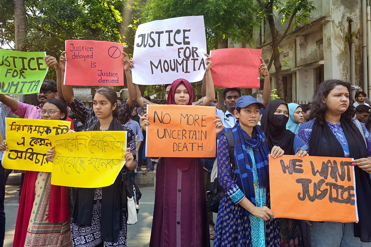 সড়ক দুর্ঘটনায় শিক্ষার্থীর মৃত্যুর ঘটনায় খুলনা বিশ্ববিদ্যালয় প্রশাসনের মামলা