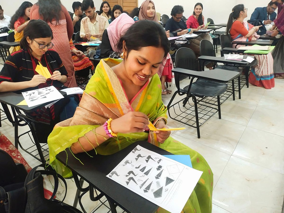 ঢাকা বিশ্ববিদ্যালয়ের স্বপ্নে গড়া স্মৃতিতে ঘেরা একটি ক্লাবের গল্প