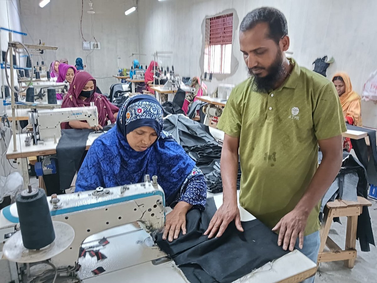 দিনমজুর থেকে পোশাক কারখানার মালিক