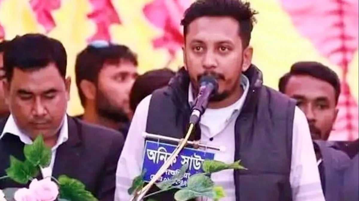 পাবনায় মুখে কালো কাপড় বেঁধে অতর্কিতে হামলা করে ছাত্রদল নেতা ইমরান হোসেন সোহাগকে হত্যা