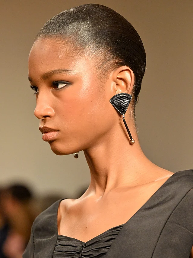 স্টেটমেন্ট ইয়রিং– ম্যাস মিনিমাল অনুষঙ্গ