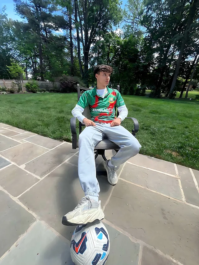 ২০০৭ সালের ২৮ নভেম্বর জন্ম হয়েছে রোনানের।