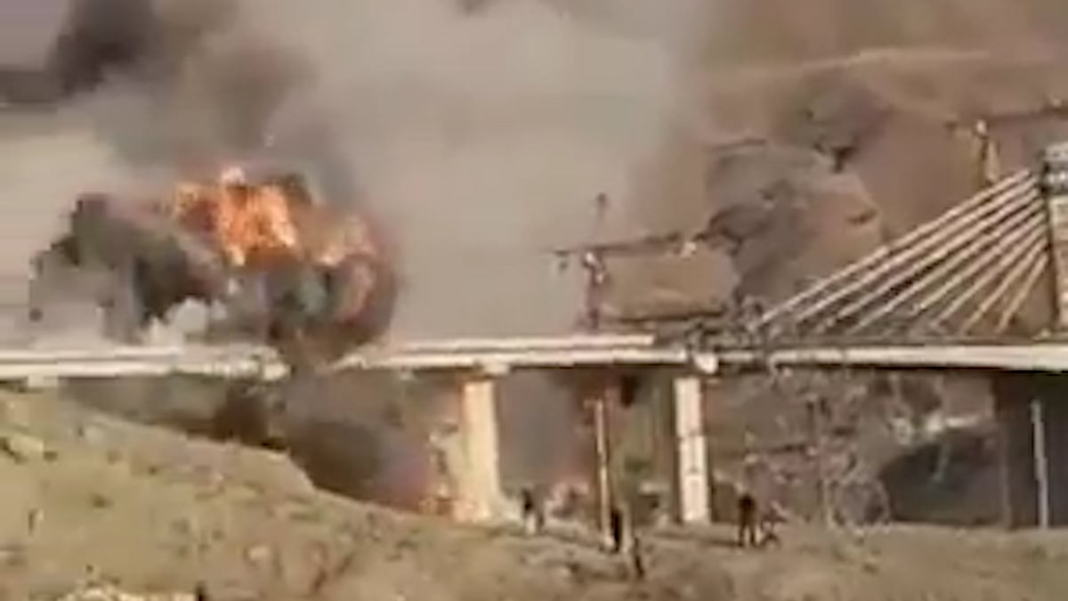 ইরানের সবচেয়ে বড় সেতুতে হামলা চালাল যুক্তরাষ্ট্র ও ইসরায়েল