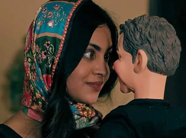 চক্র ওয়েবফিল্মে ভয় ধরানো মেঘলা চরিত্রে অভিনয় করেছেন তিনি