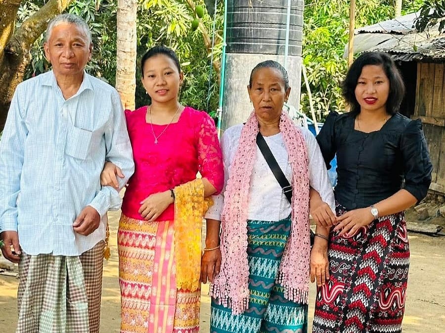 সাফ ফুটবলজয়ী দুই বোন বললেন, ‘এখন আর কেউ খোঁজ নেয় না’