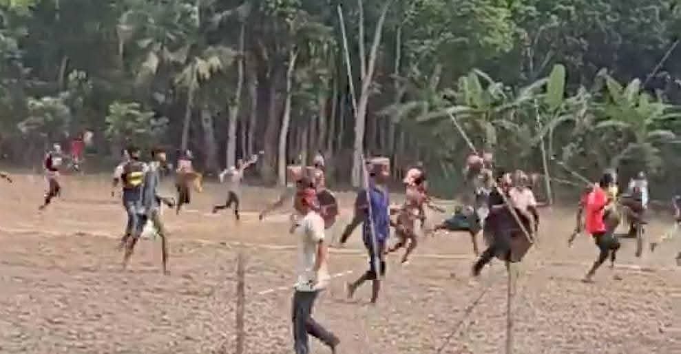 নগরকান্দায় আধিপত্য বিস্তারকে কেন্দ্র করে দুই পক্ষের সংঘর্ষে আহত ১১