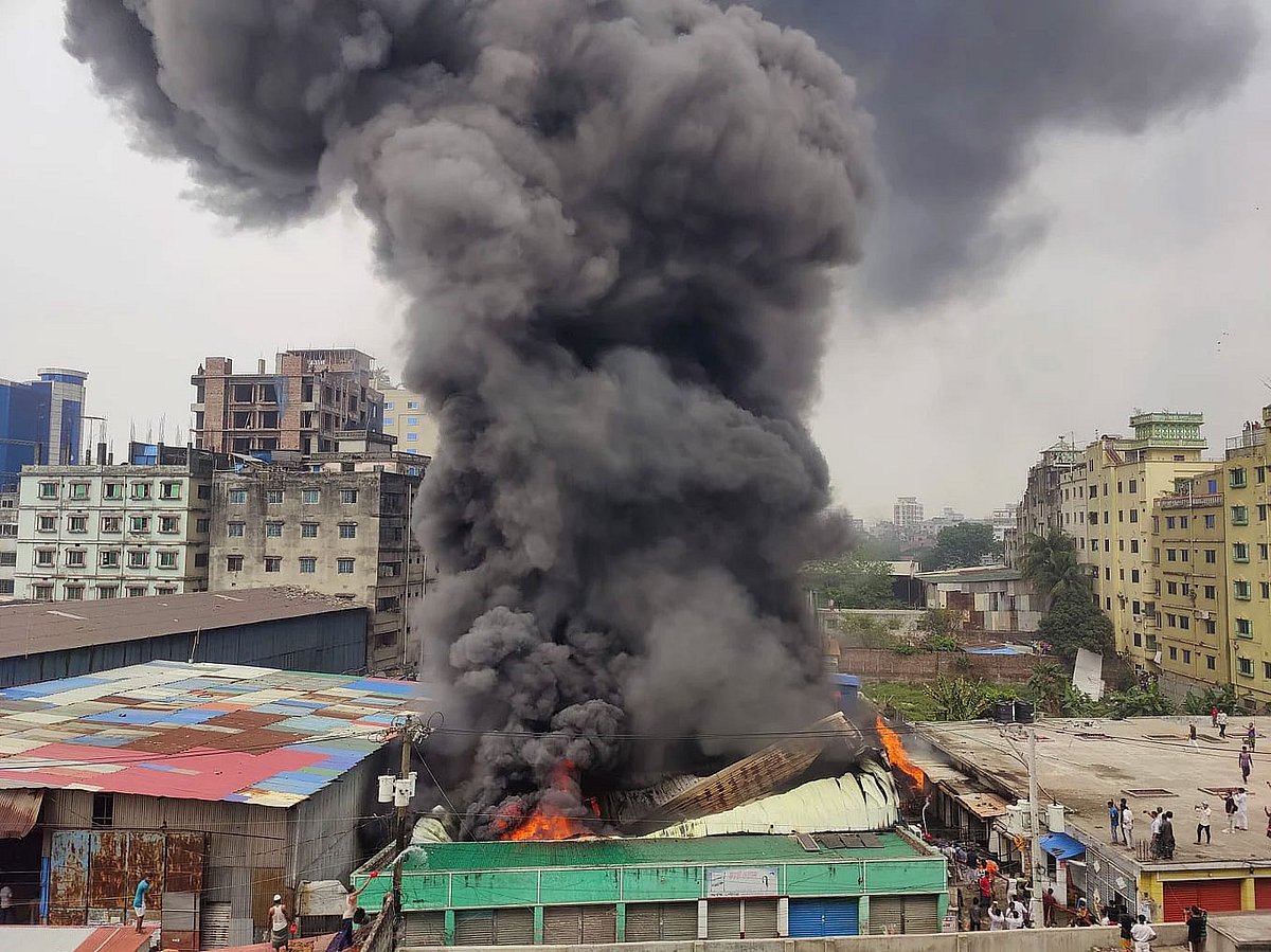 কেরানীগঞ্জে কারখানায় আগুনের ঘটনা তদন্তে কমিটি গঠন করেছে ফায়ার সার্ভিস