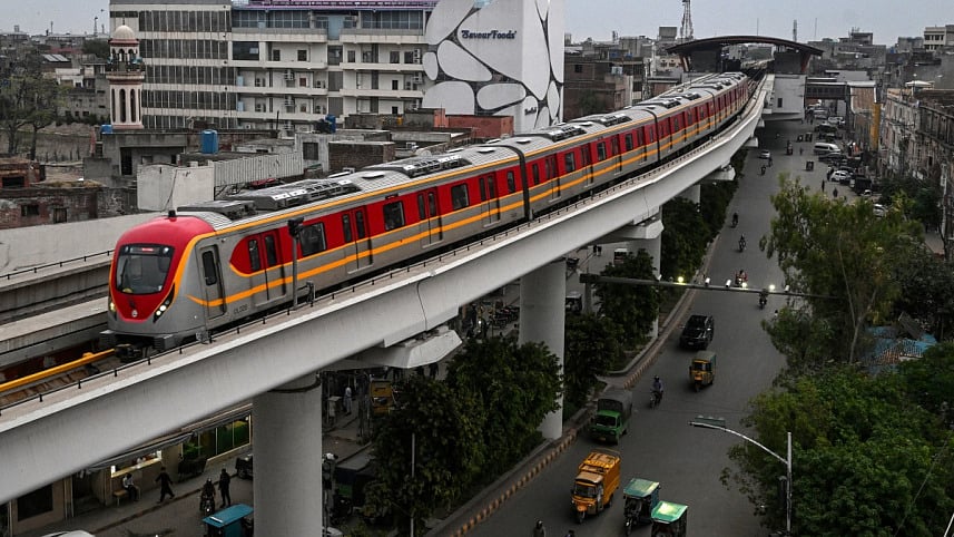 জ্বালানিসাশ্রয়ে ইসলামাবাদ ও পাঞ্জাবে গণপরিবহনের ভাড়া মওকুফ