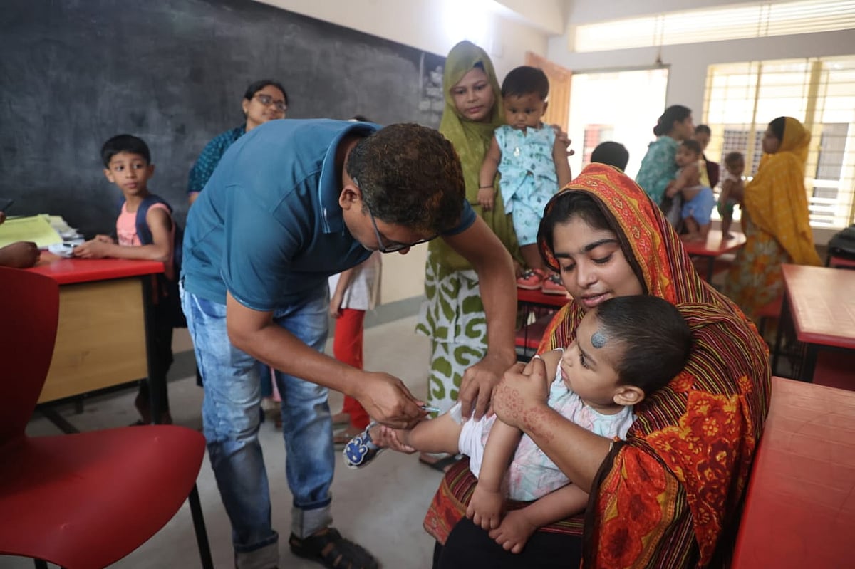 হাম-রুবেলার টিকাদান শুরু ৩০ উপজেলায়