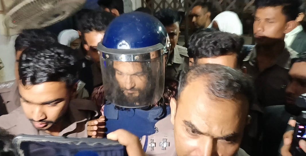 বিয়ের প্রতিশ্রুতি দিয়ে টাকা আত্মসাতের মামলায় গায়ক নোবেলের জামিন