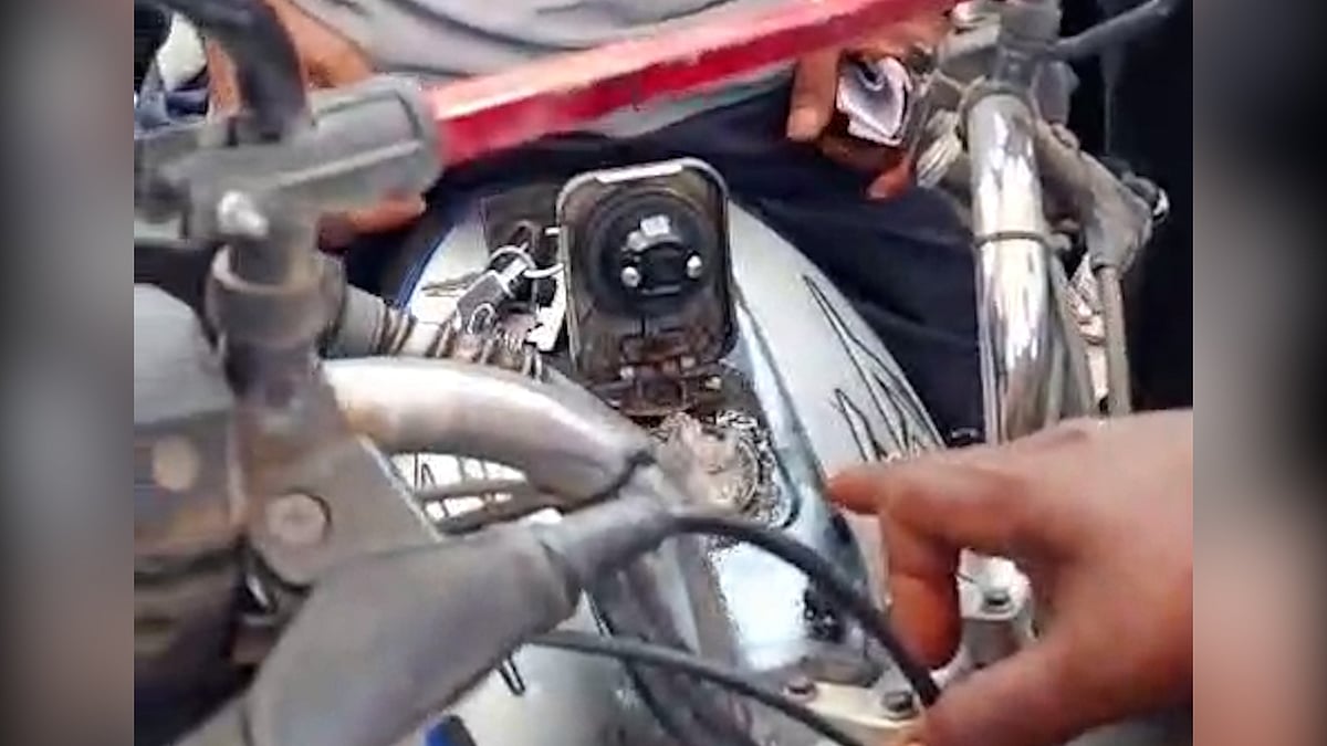 ‘মোটরসাইকেলের ট্যাংকি ফুল, তারপরও তেল নিতে আসছেন’, তোপের মুখে চালক