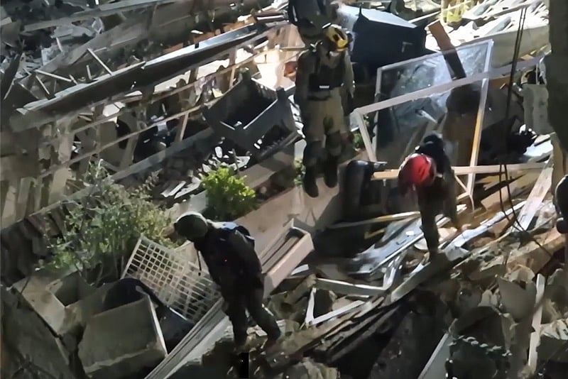 ইসরায়েলের হাইফা শহরে ক্ষেপণাস্ত্র হামলা চালিয়েছে ইরান, আহত অন্তত ১১