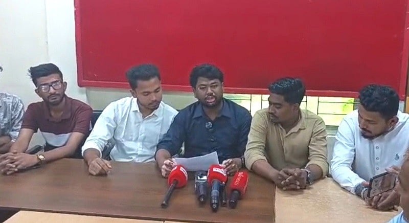 লক্ষ্মীপুরে জুলাই ফাইটার্স ও বৈষম্যবিরোধীর পাল্টাপাল্টি সংবাদ সম্মেলন