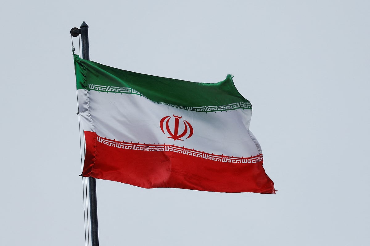 ‘হাতের আঙুল এখনো ট্রিগারে’: যুদ্ধবিরতি নিয়ে ইরানের হুঁশিয়ারি