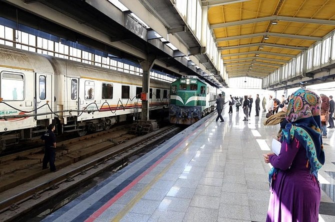 ইরানে রেলওয়ে সেতুতে ইসরায়েলি হামলা, নিহত ২