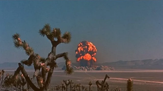 মরূভূমিতে মার্কিন নিউক্লিয়ার বোমার ট্রায়াল 