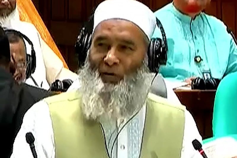 সংসদে স্বরাষ্ট্রমন্ত্রীর আসন পরিবর্তন নিয়ে প্রশ্ন, স্পিকার বললেন ‘হতেই পারে’