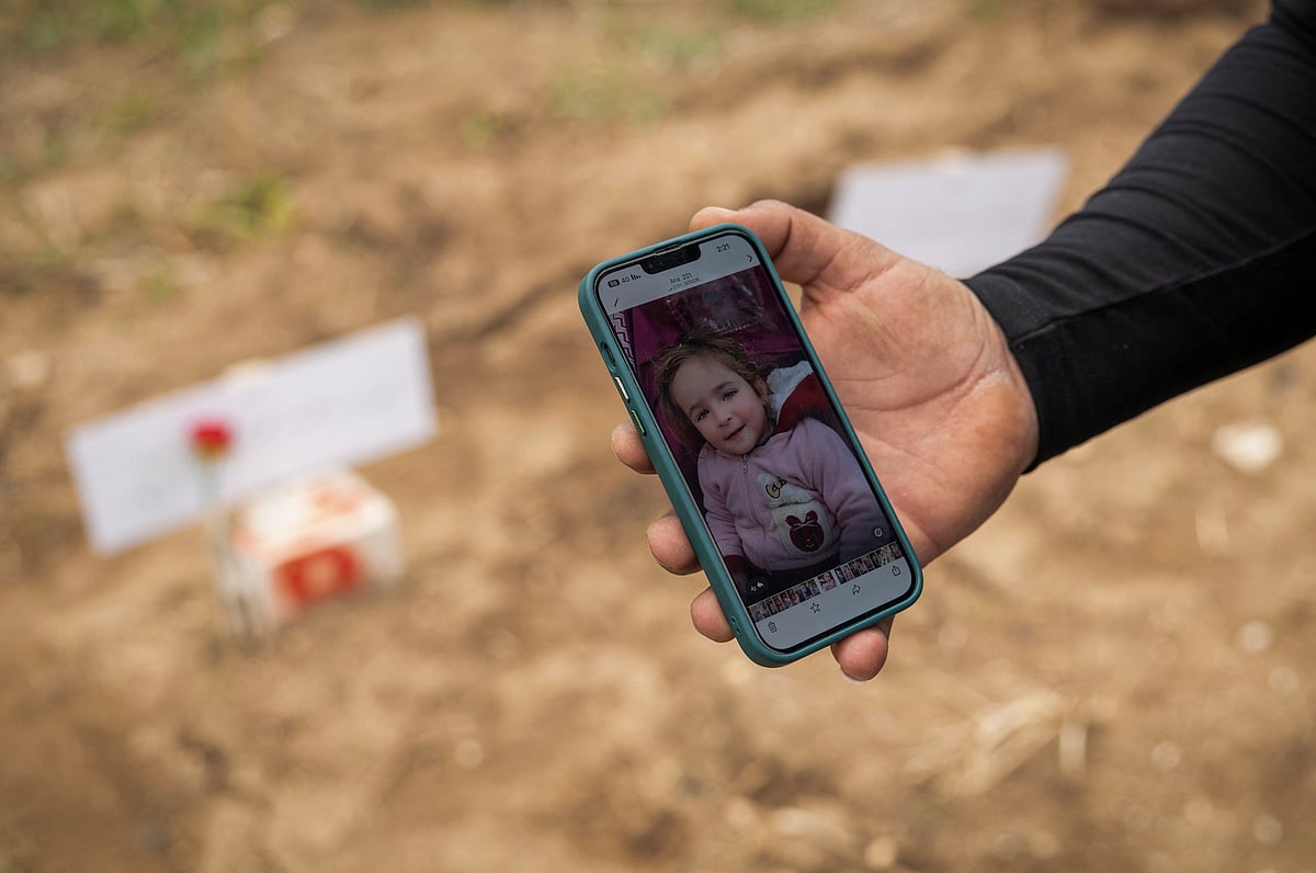 যুদ্ধবিরতির ঘোষণা এসেছে, বেরিয়ে আসছে যুদ্ধের ক্ষত
