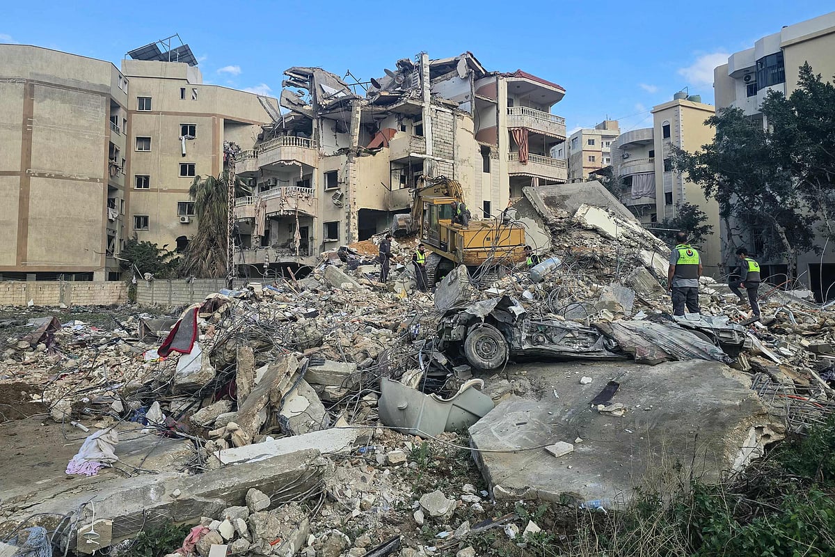 লেবাননে ১০ মিনিটের ব্যবধানে ১০০ বিমান হামলা ইসরায়েলের, ‘কয়েক শ’ হতাহত