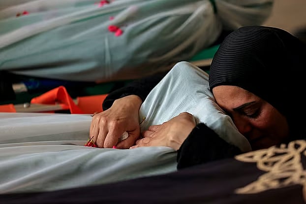 যুদ্ধের ৪০ দিনে কোন দেশে কত জন নিহত, বাংলাদেশি কজন