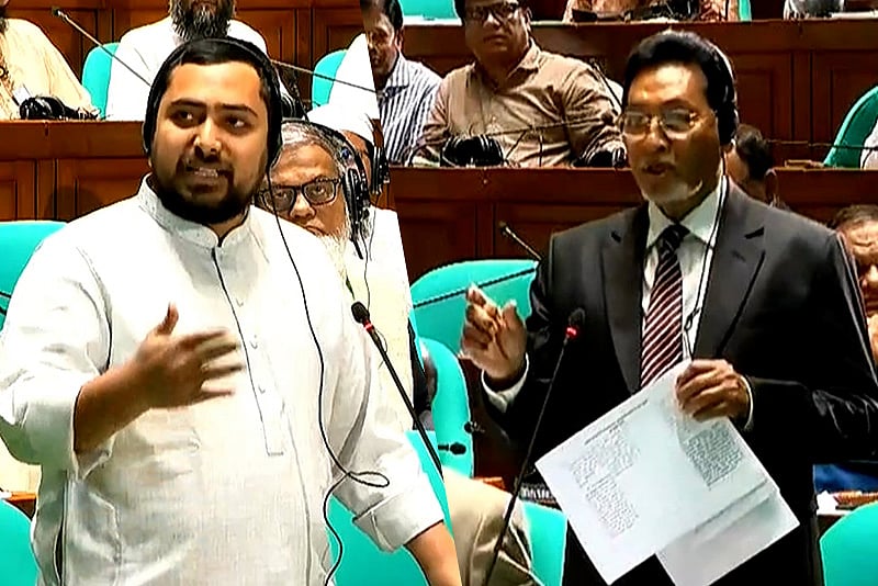 রাষ্ট্রপতির ভাষণের ওপর আলোচনা এড়িয়ে বিল পাসে জোর নাহিদ ইসলামের