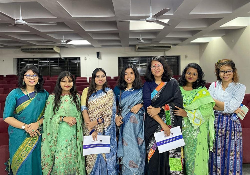 ঢাকা বিশ্ববিদ্যালয় ও ফ্রেন্ডশিপ একাডেমির সামার স্কুলে আবেদন চলছে