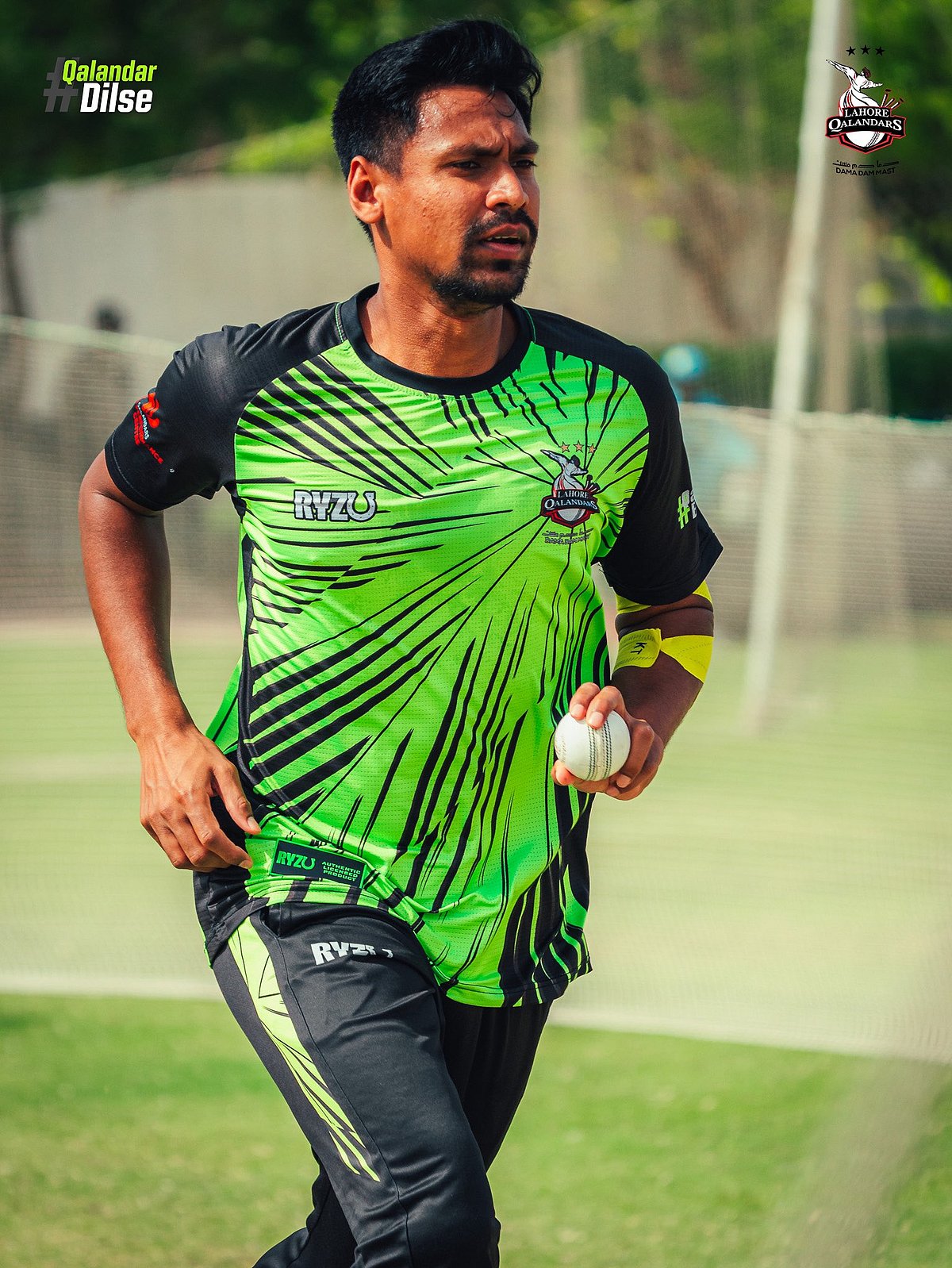 ১০০ রানের পুঁজি নিয়ে পাত্তাই পেলেন না মোস্তাফিজরা