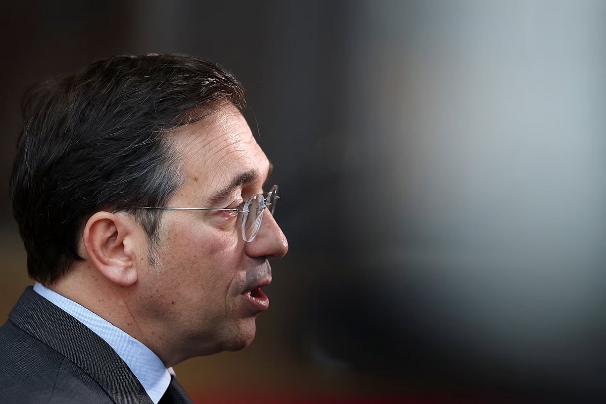 লেবাননে ইসরায়েলি হামলার নিন্দা স্পেনের, তেহরানে আবার দূতাবাস চালুর ঘোষণা