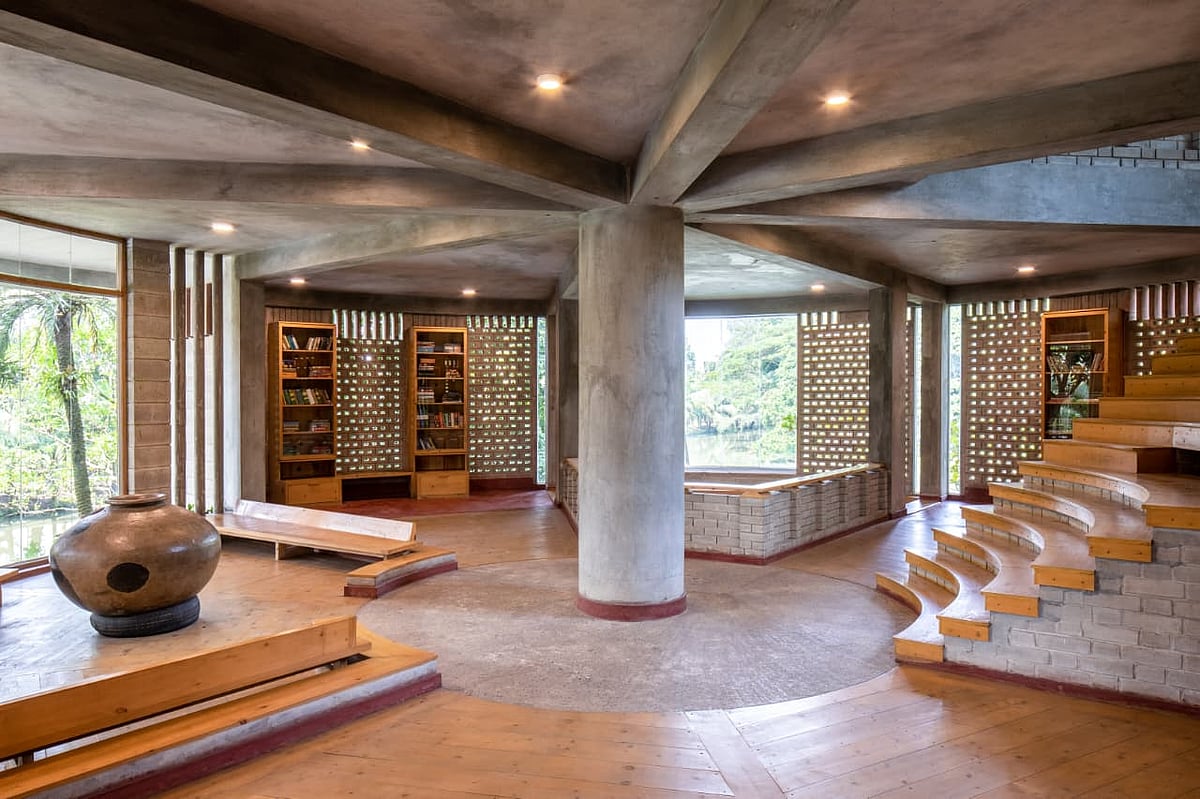 ঢাকার কাছেই সবুজে ঘেরা এক আধুনিক গ্রাম, পরিবার নিয়ে ঘুরে আসতে পারেন আপনিও