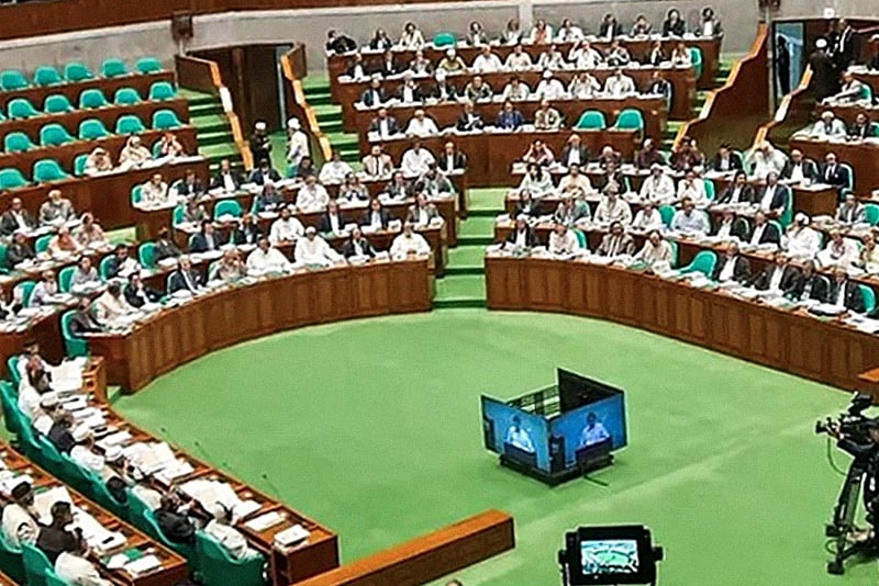 মানবাধিকার কমিশন কোন আমলে ফিরল?