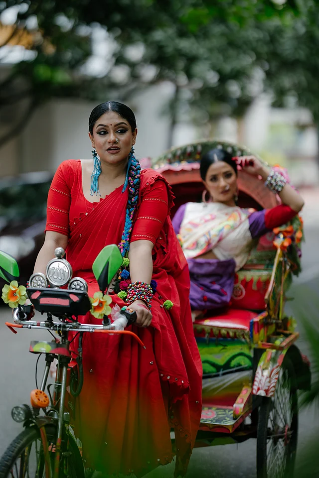 সব মিলিয়ে তাসার এই বোহো অনসম্বলের পোশাক আর অনুষঙ্গ হতে পারে আপনার নতুন বছরের ড্রিমলুক 