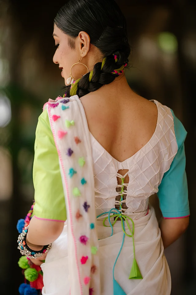 ব্লাউজগুলোও স্বতন্ত্র। প্রতিটির ডিজাইন আলাদা। রং আর কাট–প্যাটার্নে আছে বৈচিত্র্য।  