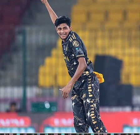 গতিতে এবার পিএসএল কাঁপালেন নাহিদ রানা