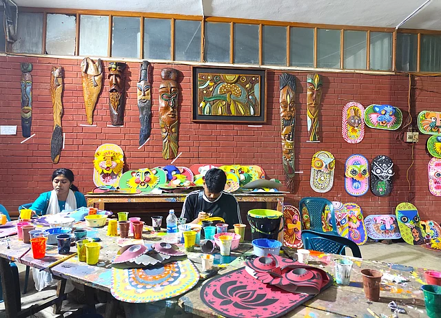 চারুকলার আঙিনায় এখন উৎসবের উচ্ছ্বাস। 