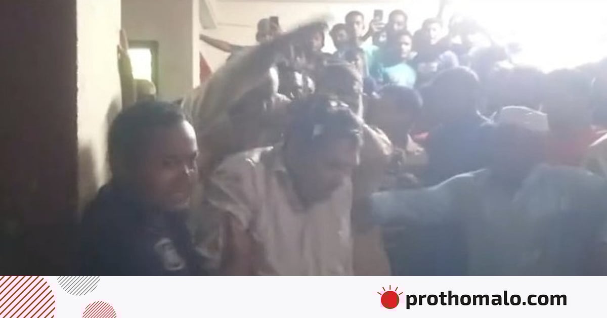 পঞ্চগড়ে সভায় ইউপি চেয়ারম্যানের সঙ্গে বাগ্বিতণ্ডা, অবরুদ্ধ সচিবকে উদ্ধার করল পুলিশ পঞ্চগড়ে সভায় ইউপি চেয়ারম্যানের সঙ্গে বাগ্বিতণ্ডা, অবরুদ্ধ সচিবকে উদ্ধার করল পুলিশ