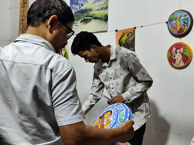 জয়নুল গ্যালারিতে  বিক্রি হচ্ছে শিল্পকর্ম