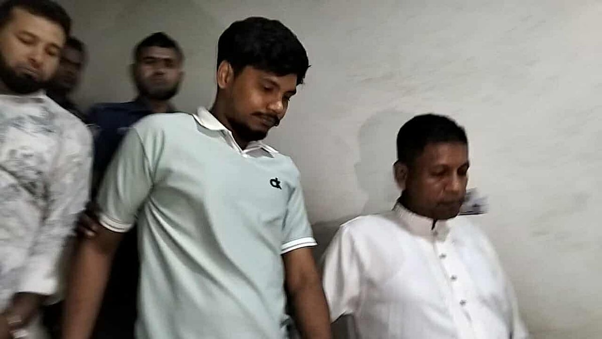 মাদক সেবনে বাধা দেওয়ায় জবি শিক্ষকের বাবার ওপর হামলা, একজন কারাগারে