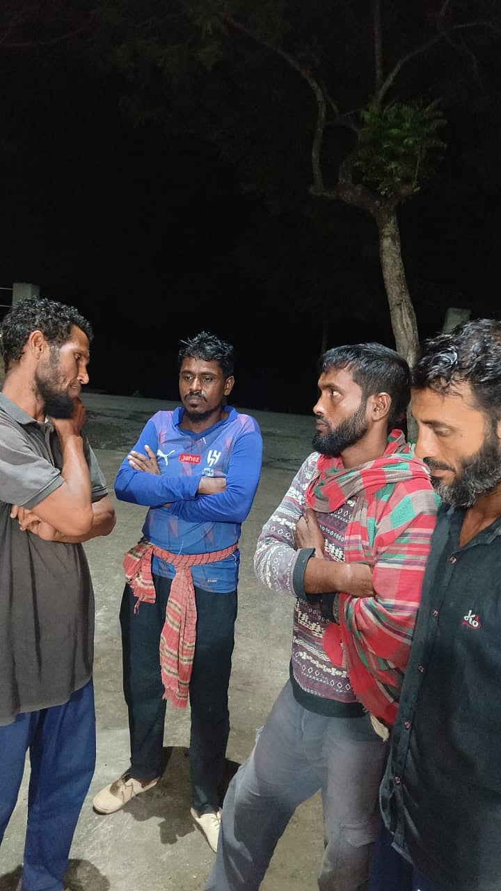 সুন্দরবনে ঝড়ে নৌকাডুবি: ৪ মৌয়াল উদ্ধার, নিখোঁজ ৪