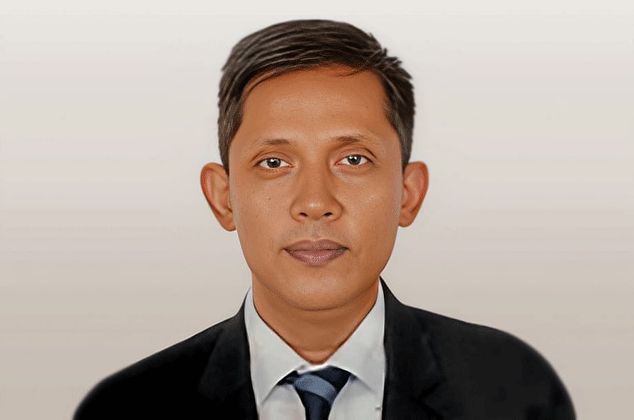 বিতর্কিত কর্মকর্তাকে চান মন্ত্রী, আপত্তি জনপ্রশাসনের