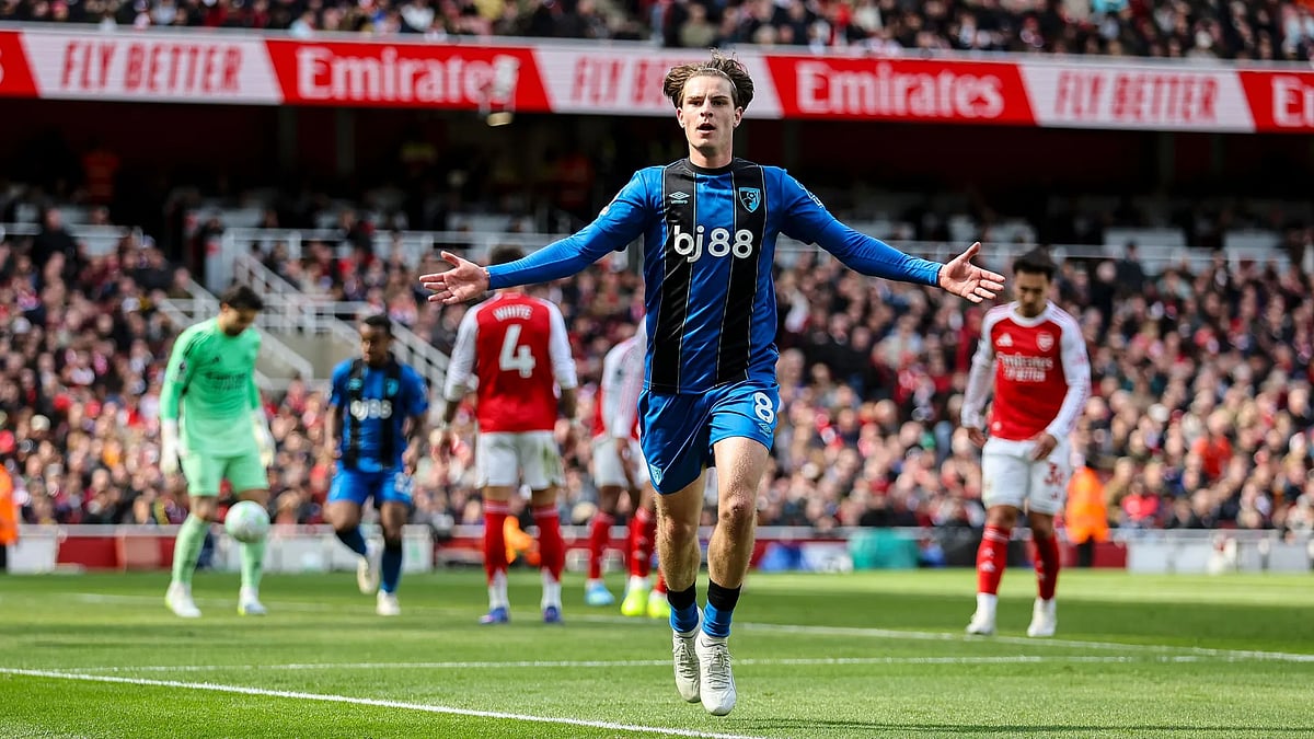 আর্সেনালের শিরোপার স্বপ্নে বড় ধাক্কা