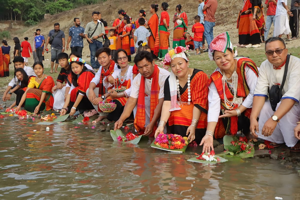 ফুল বিজুতে বান্দরবান ও রাঙামাটিতে উৎসবের আমেজ