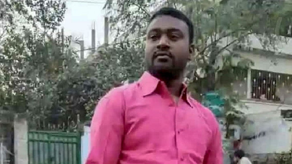 খুলনায় দোকানে ঢুকে তাঁতী দল নেতাকে কুপিয়ে হত্যা