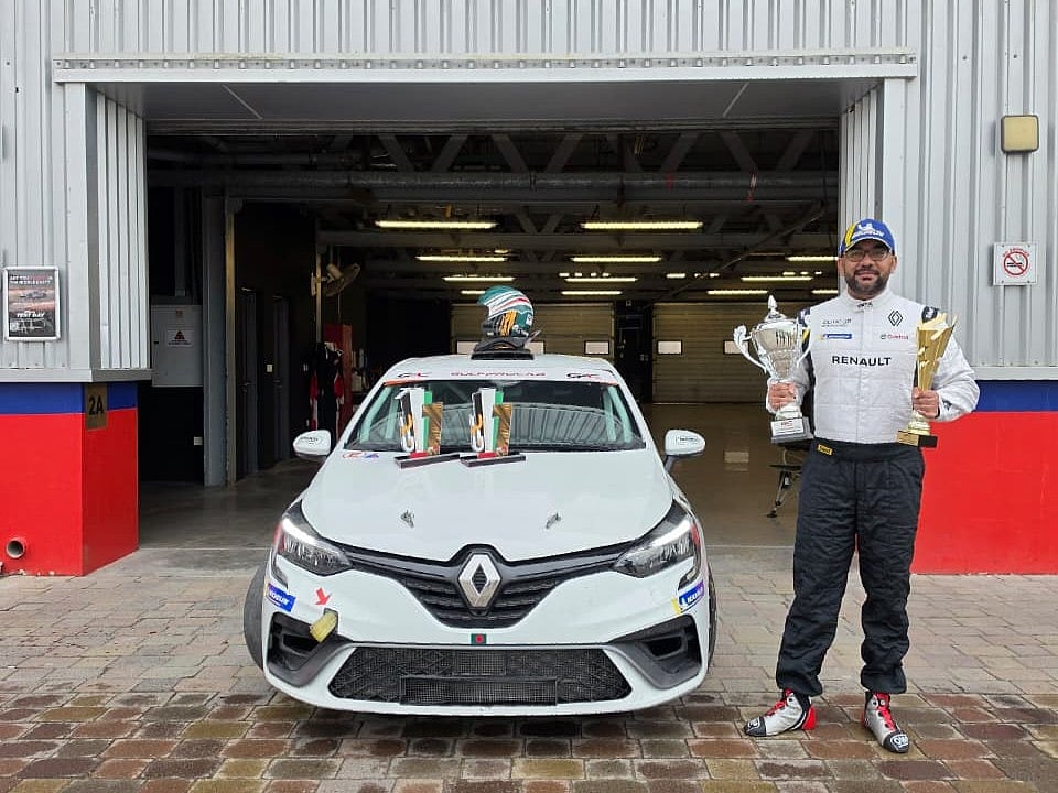 ইউএইয়ে মোটর রেসে চ্যাম্পিয়ন বাংলাদেশের অভিক আনোয়ার