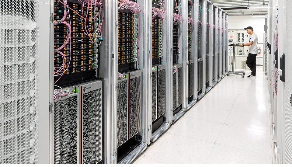 চীনের সুপারকম্পিউটারে সাইবার হামলা, সামরিক গবেষণার তথ্য ফাঁসের দাবি