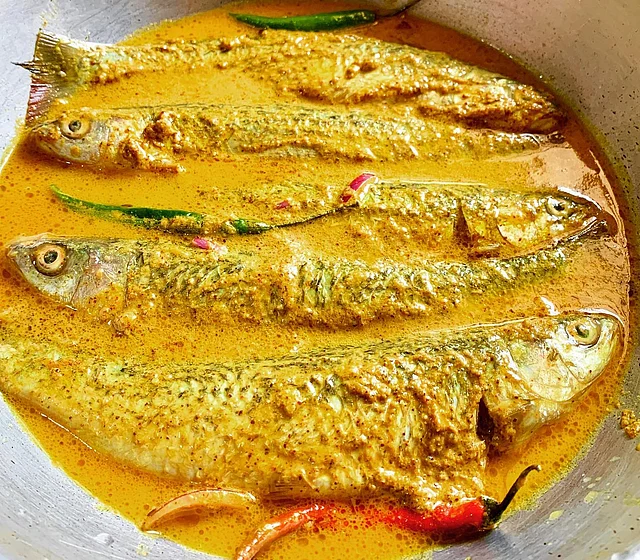 শর্ষে দিয়ে ঝোল করতে পারেন টাটকিনি