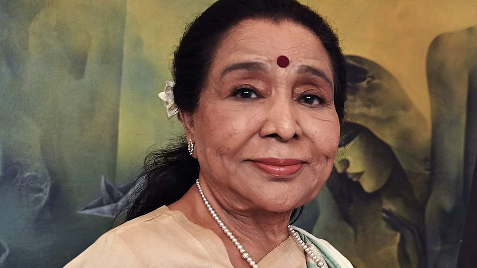 আশা ভোসলের পাঁচ ইংরেজি গান