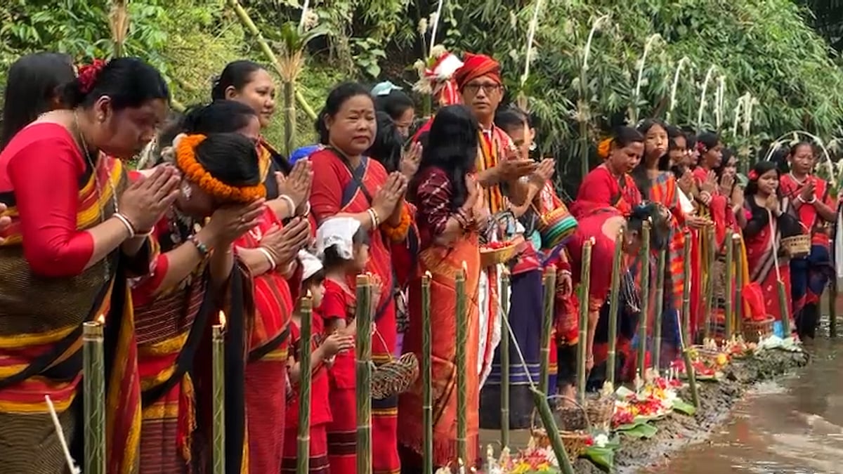 খাগড়াছড়িতে শুরু ত্রিপুরাদের ঐতিহ্যবাহী ‘বৈসু’ উৎসব